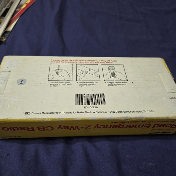 RADIO SHACK 40-CHANNEL ROAD EMERGENCY 2-WAY CB RADIO TRC-463, Untested Vintage - Picture 3 of 6